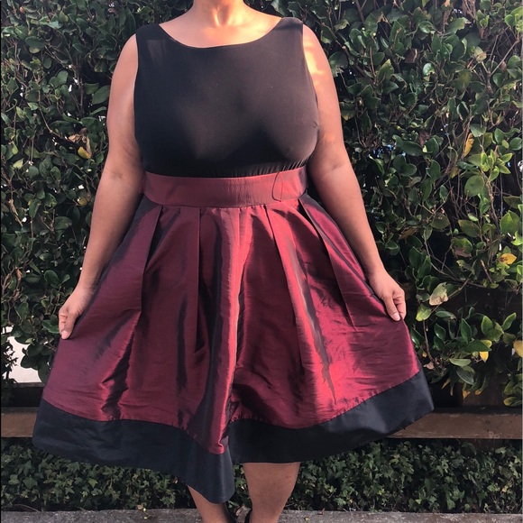 Dresses & Skirts - 🔥HP! Stunning Taffeta Dress